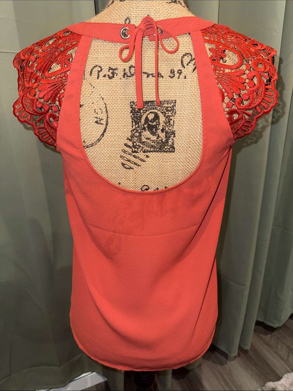 Express Coral Lace-Shoulder Keyhole Sleeveless Top - Picture 3 of 7